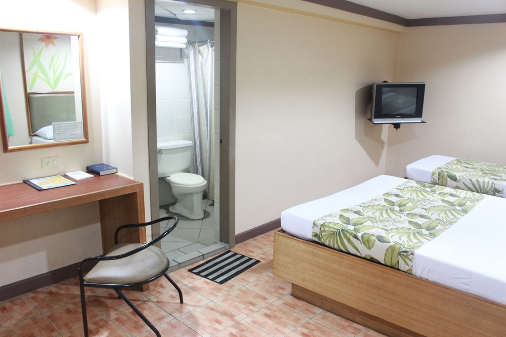 Pinoy Pamilya Hotel Пасай Экстерьер фото